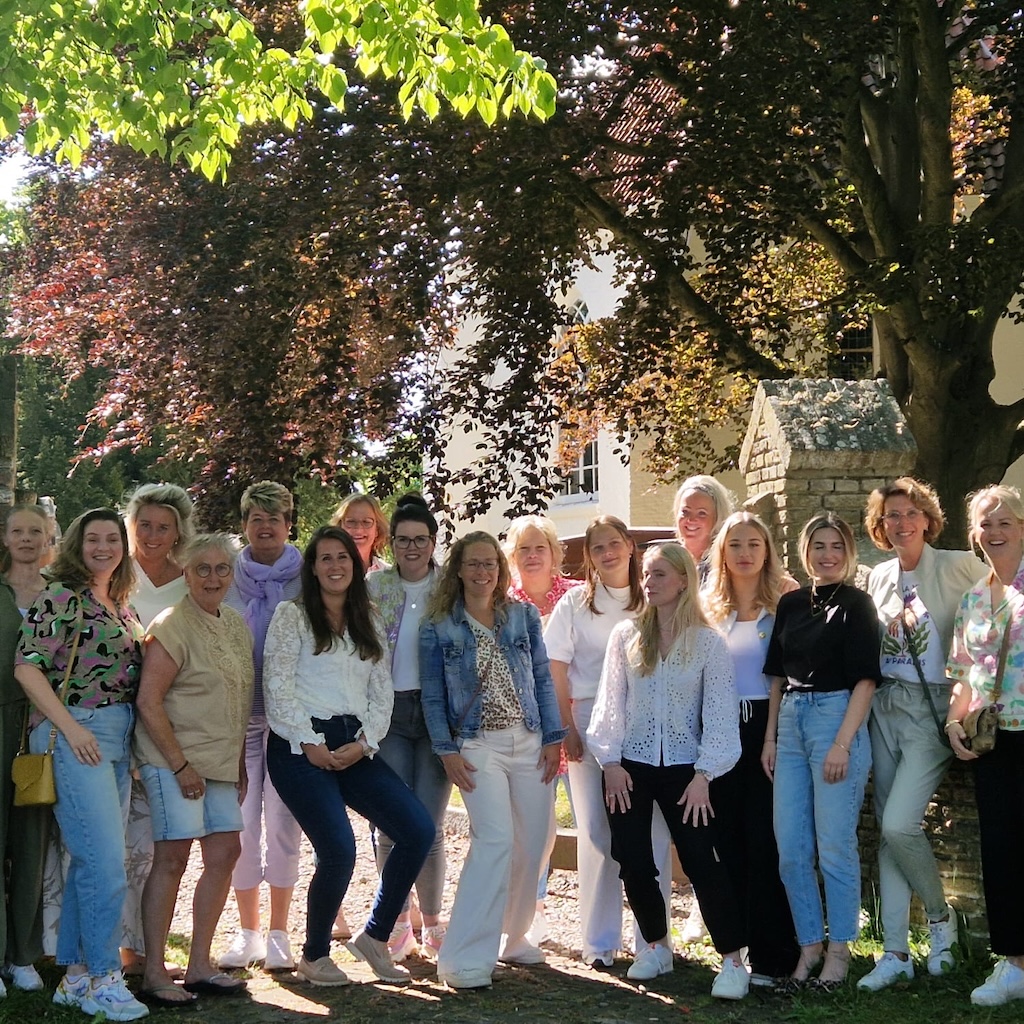 Droomteam - Villa Vesper Heiloo - Kleinschalige woonzorg voor ouderen met dementie