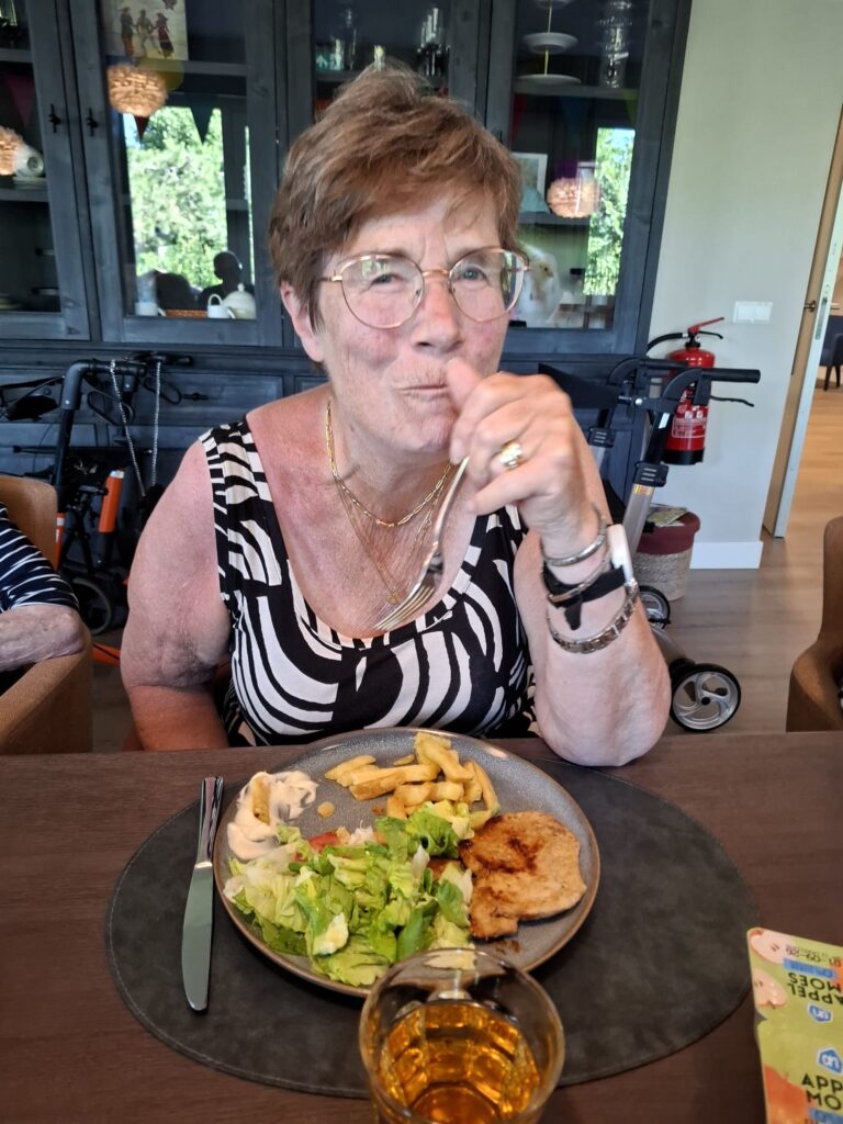 Jarig in villa Roosenburch - Kleinschalige woonzorg voor ouderen met een zorgvraag - Rozenburg