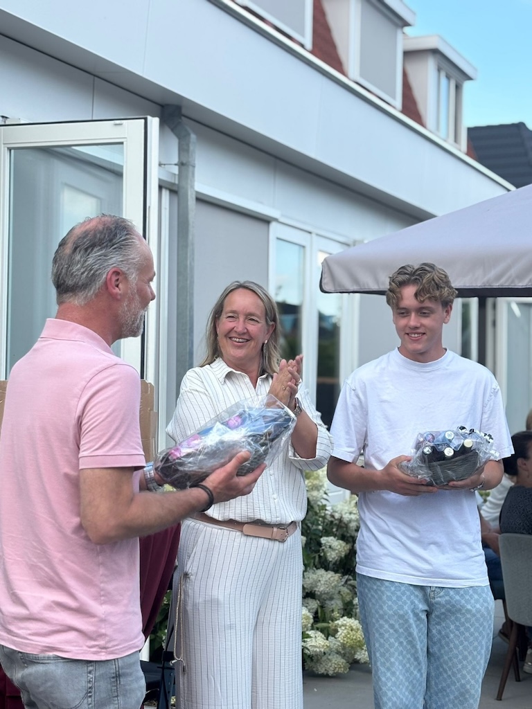 Samenzijn en gezelligheid in Villa de Plataan - Hardinxveld-Giessendam - Kleinschalige woonzorg voor ouderen met dementie